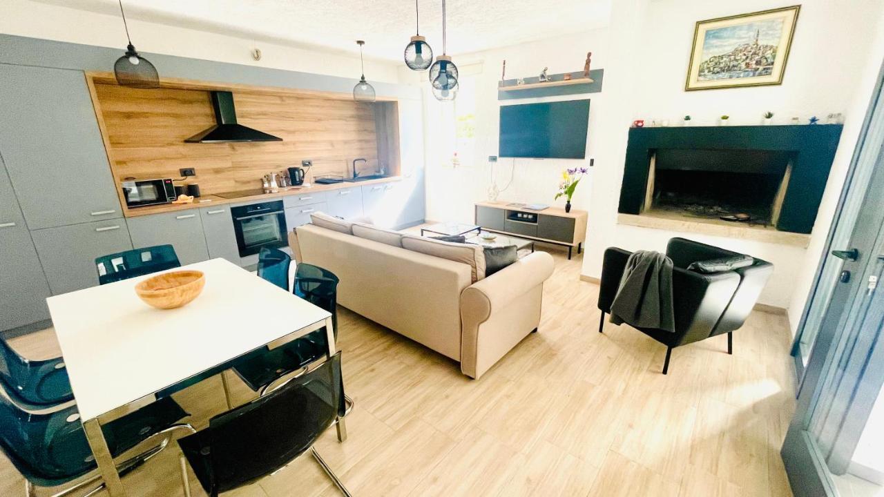Modern Apartment With Fireplace & Stylish Kitchen Kanfanar Dış mekan fotoğraf