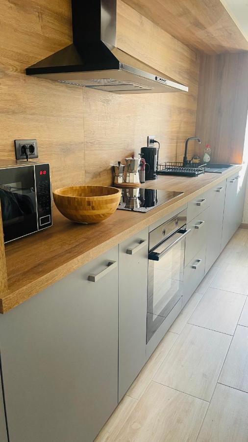 Modern Apartment With Fireplace & Stylish Kitchen Kanfanar Dış mekan fotoğraf